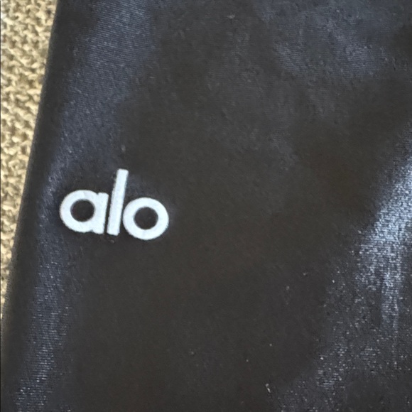 ALO Yoga Women’s Shiny Black Leggings Size Medium - Picture 5 of 5